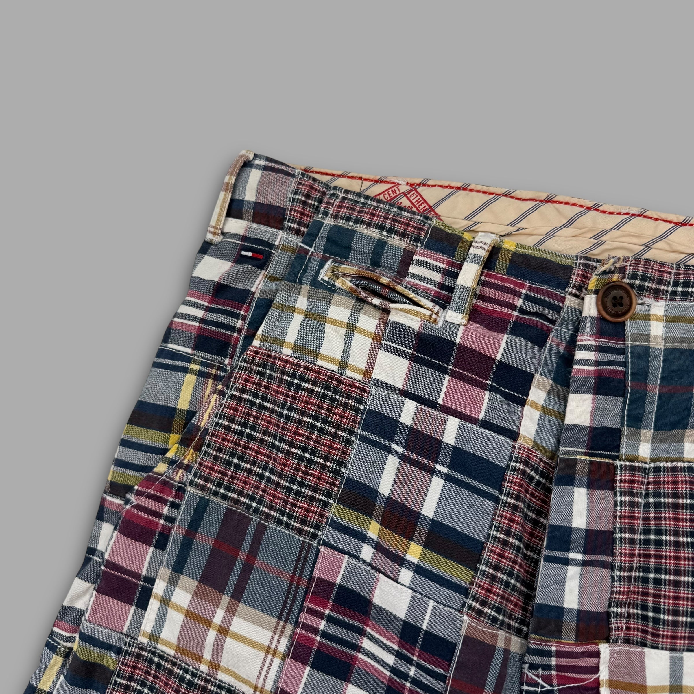 Tommy Hilfiger 2000's plaid patchwork shorts (S-M)
