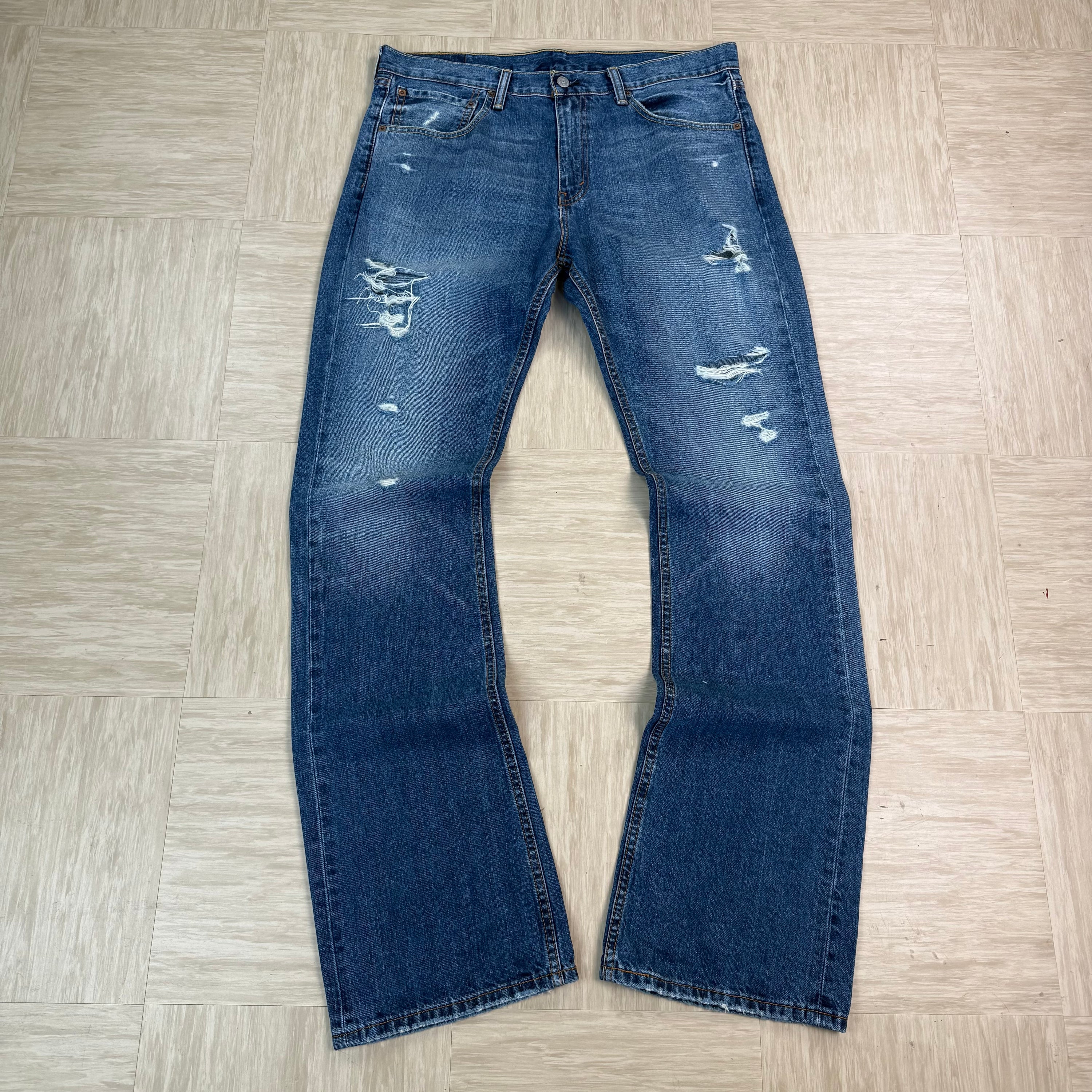 Levi's 527 2000's distressed long leg relaxed denim bootcut jeans (L-XL)