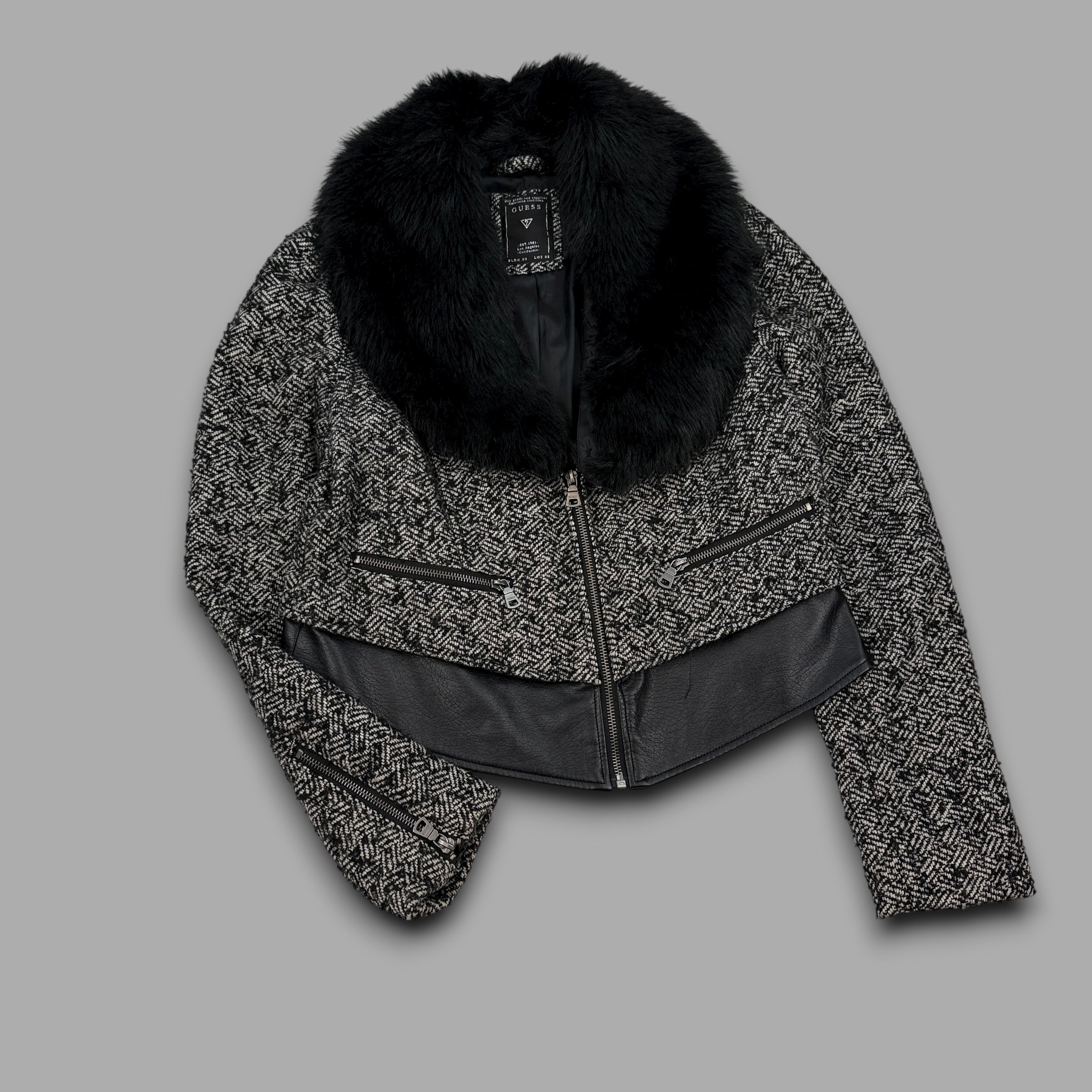 Guess 2000's cropped zip up fur trim jacket (S)