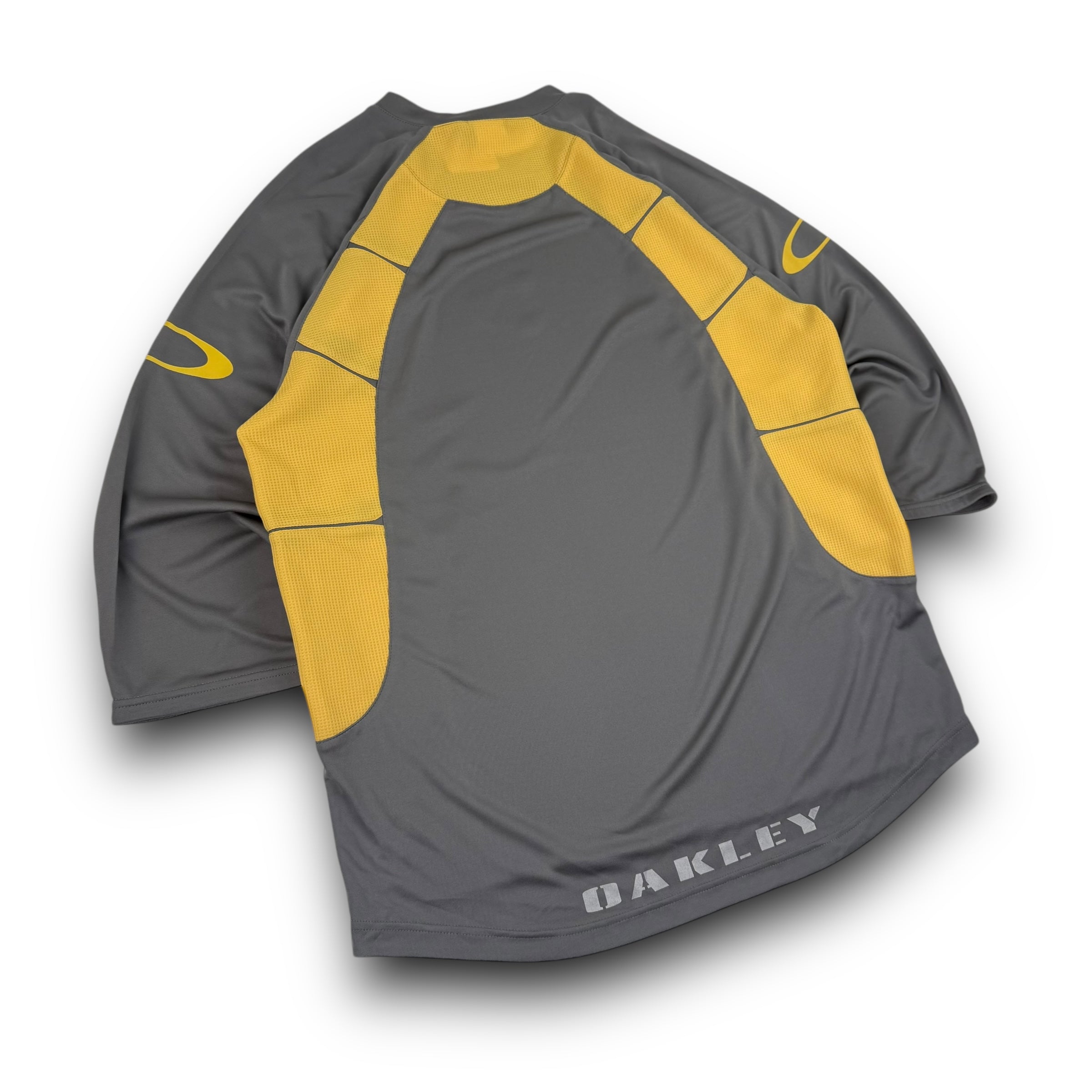 Oakley 2000's technical paneled mesh training shirt (L)