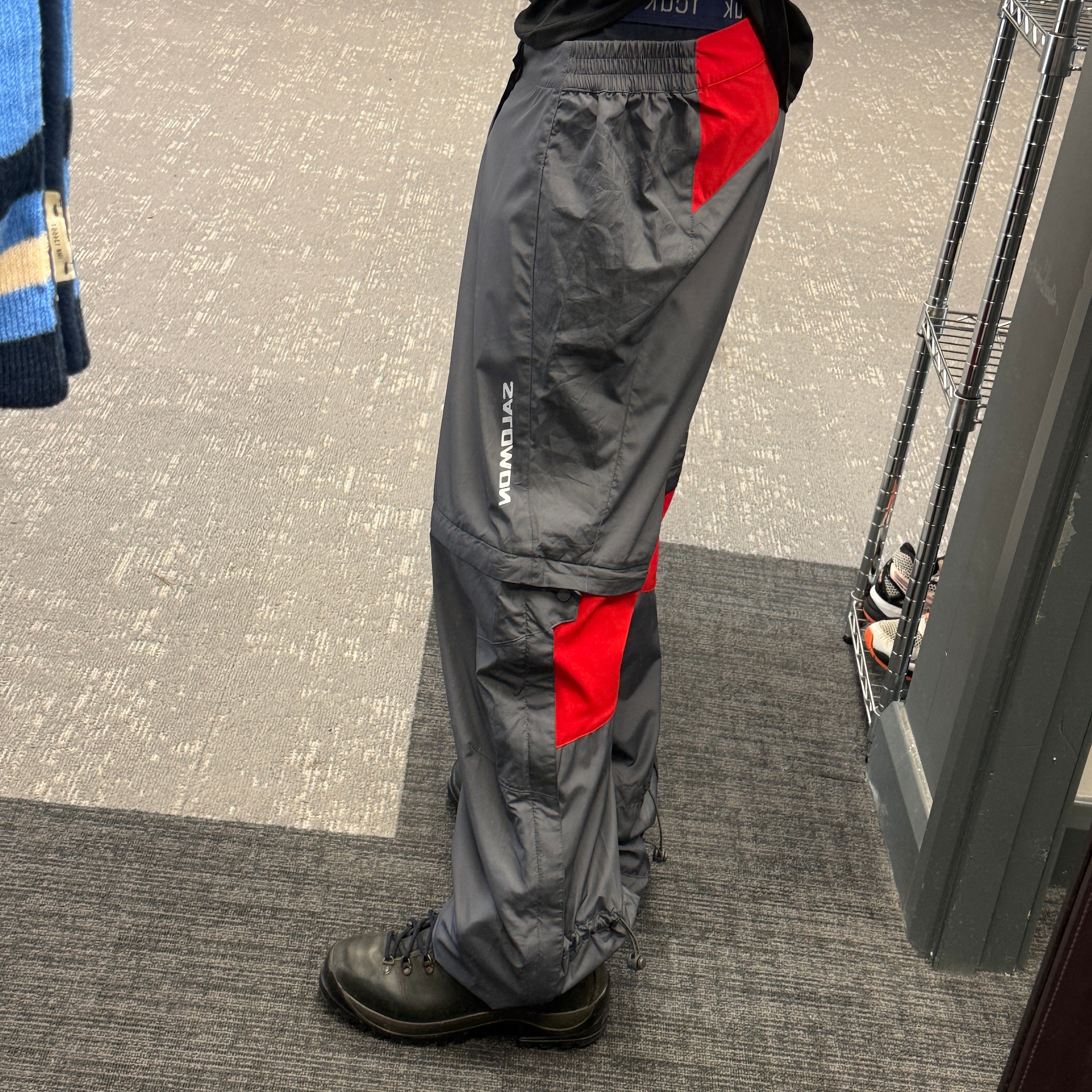 Salomon 2006 technical baggy walking / hiking track bottoms (M)