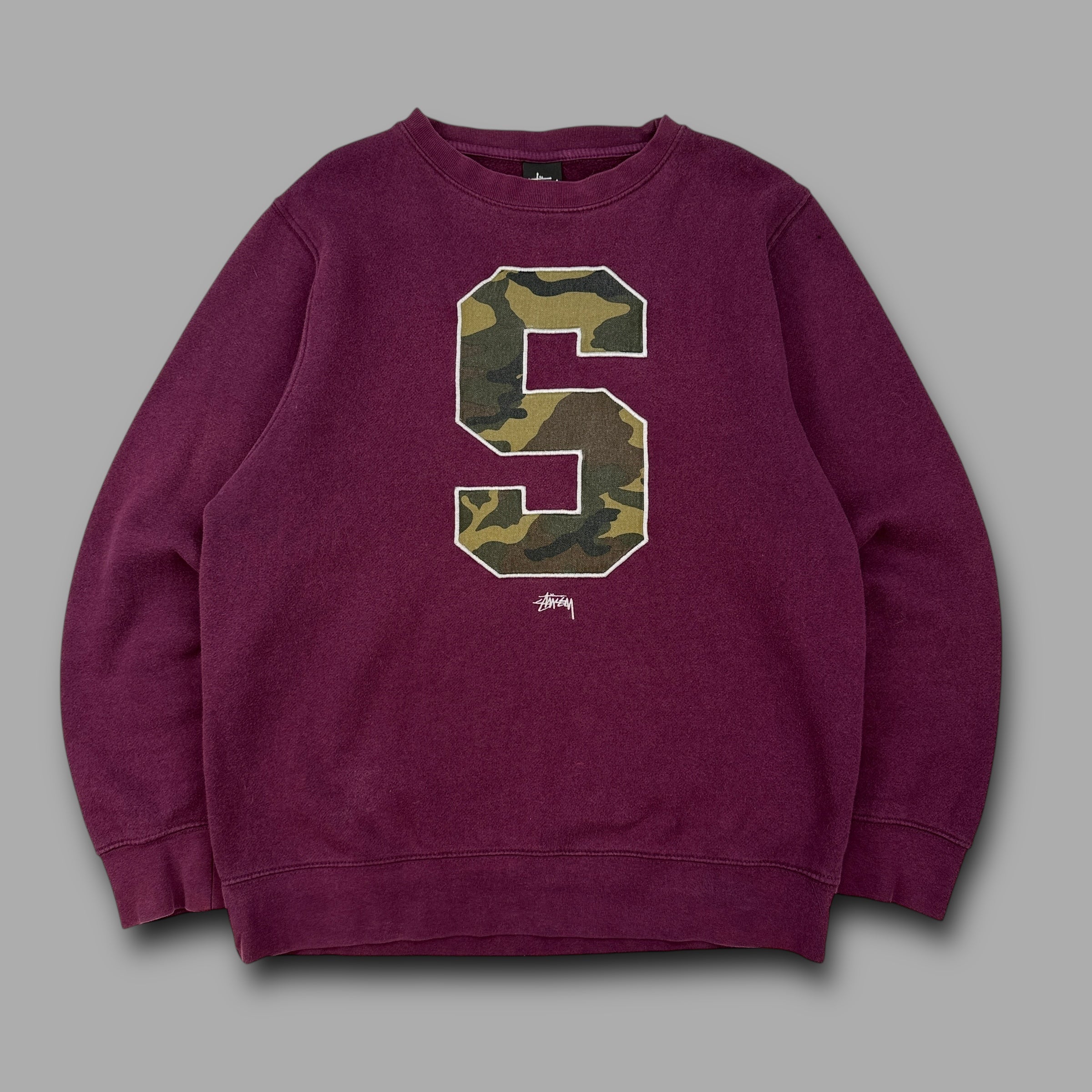 Stussy 2000's graphic camo print pullover sweatshirt (M)