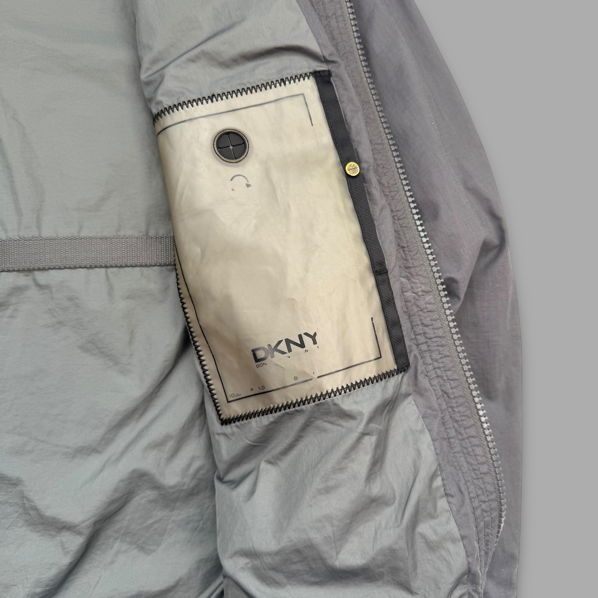 DKNY 2000's technical packable hood jacket (L-XL)