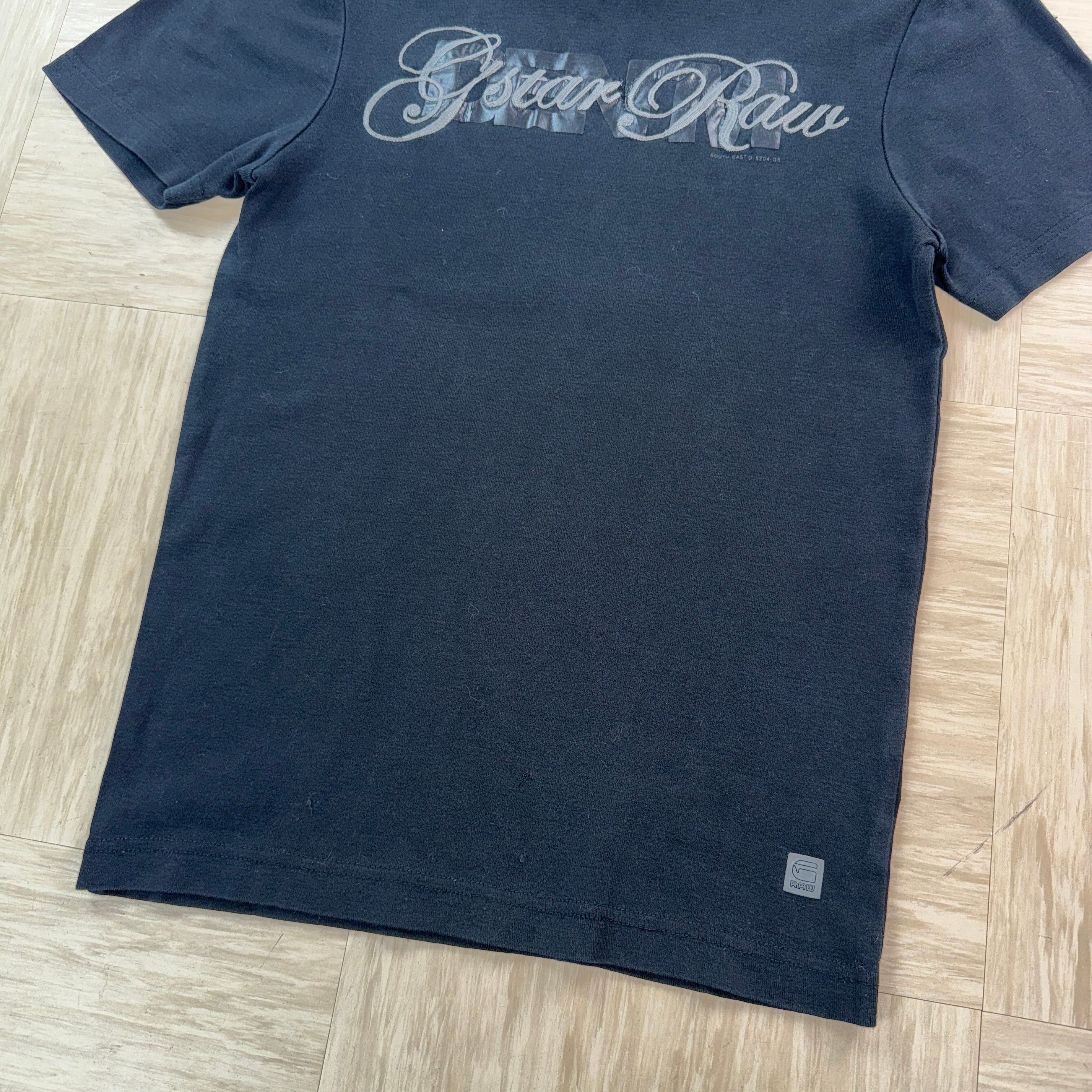 Gstar raw 2000's embroidered printed graphic muscle fit spellout tee (S)