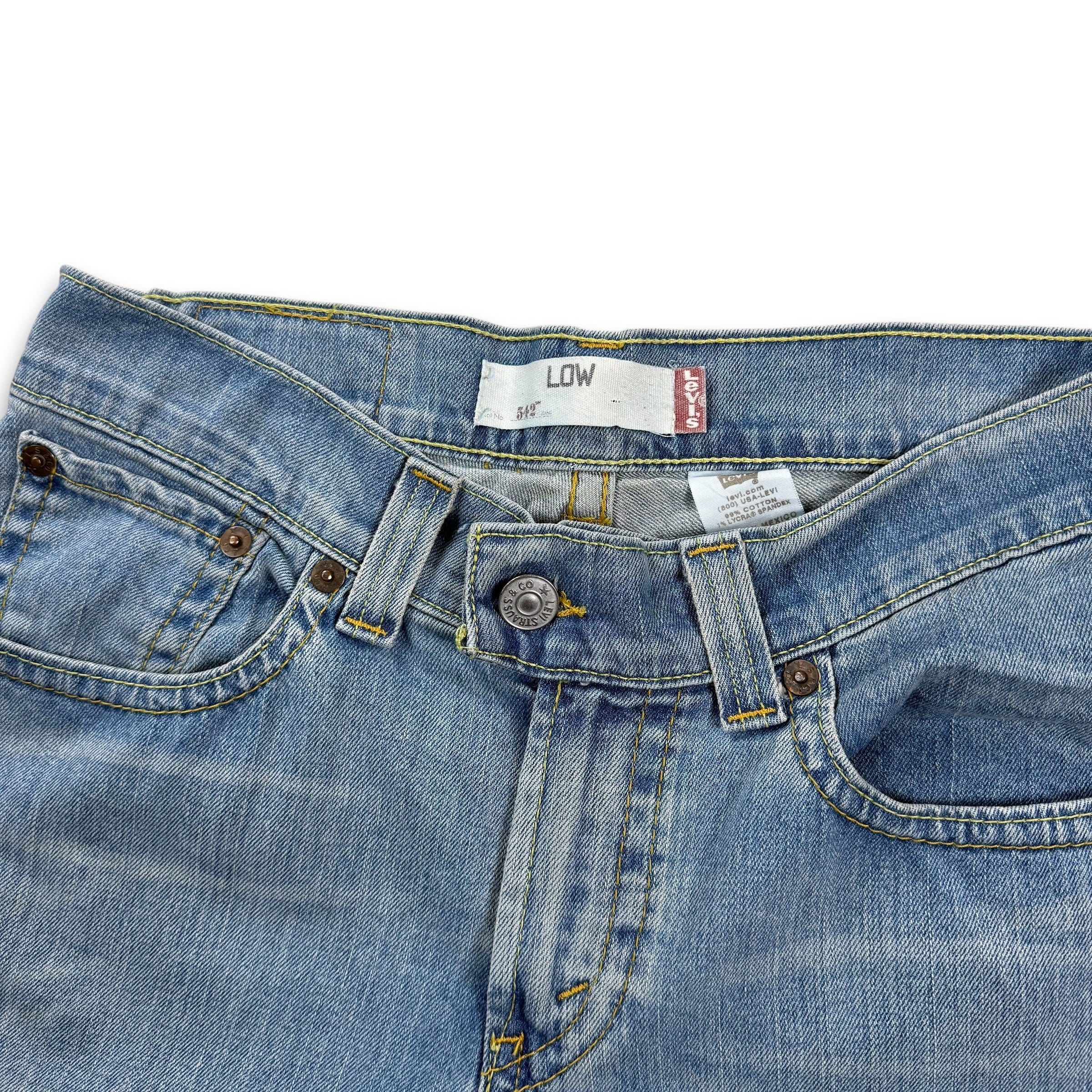 Levi's 542 2000's low waisted faded light denim flare jeans (S)
