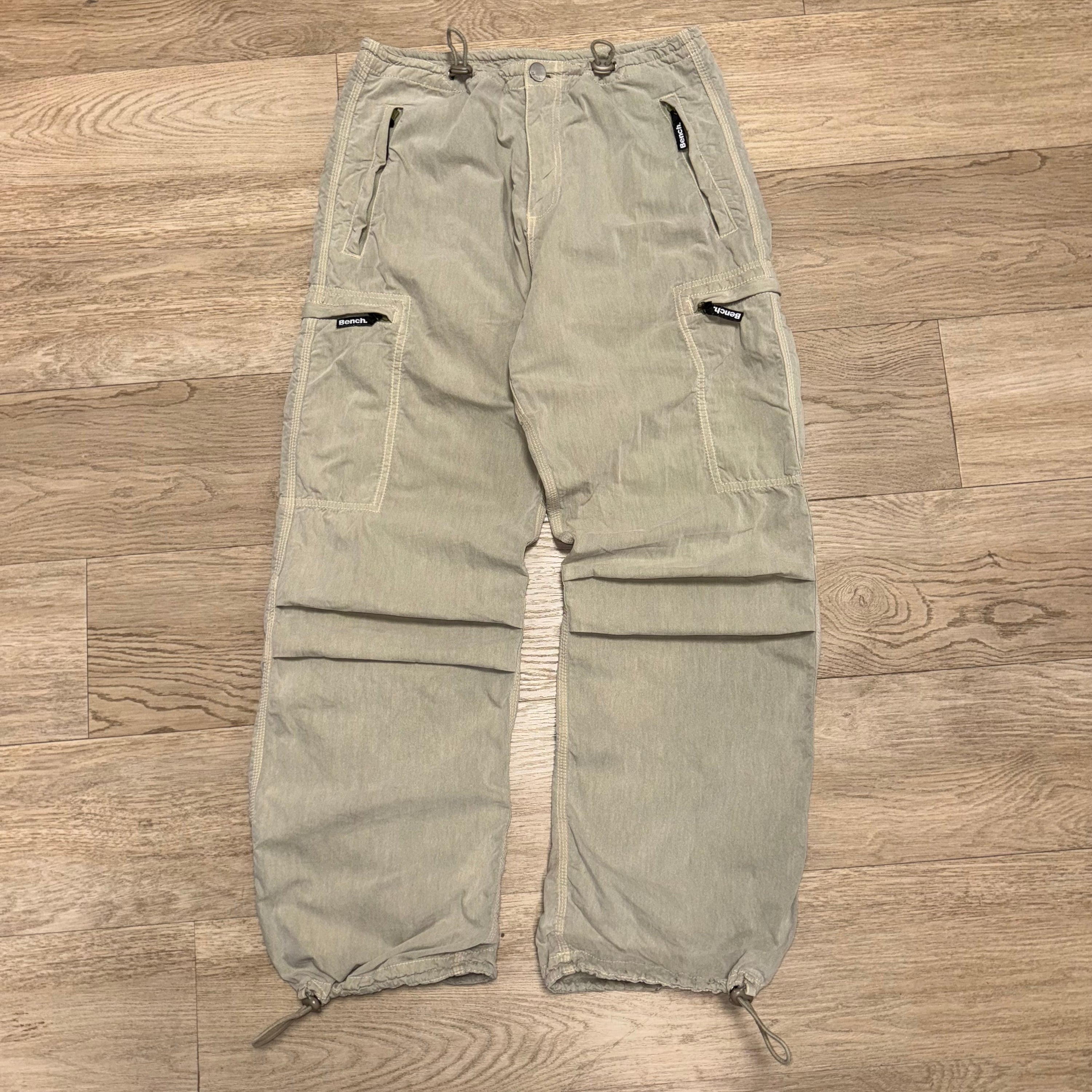 Bench 2000's technical contrast stitch baggy flight bottoms (S)