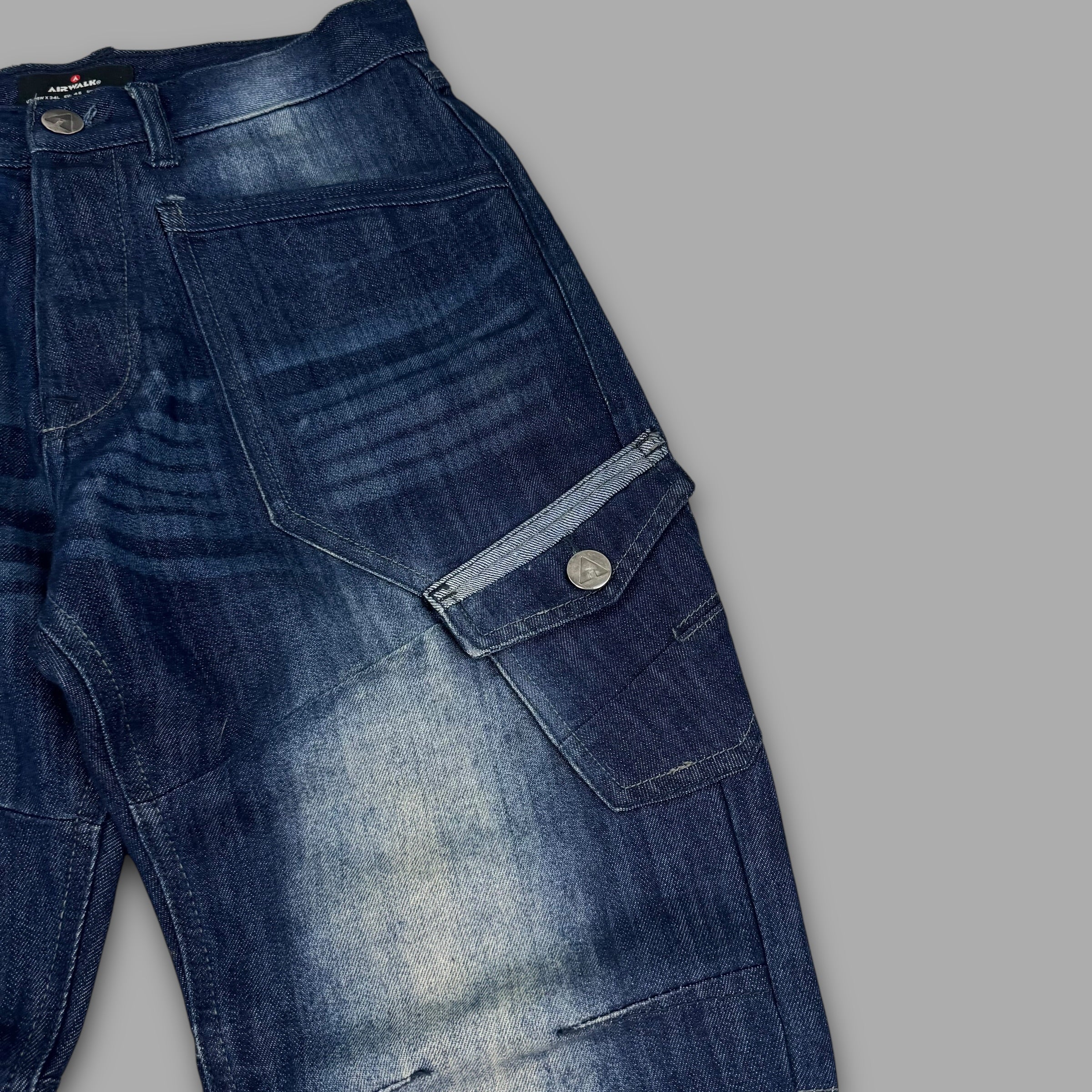 Airwalk 2000's dark faded relaxed fit denim cargo jeans (M-L)