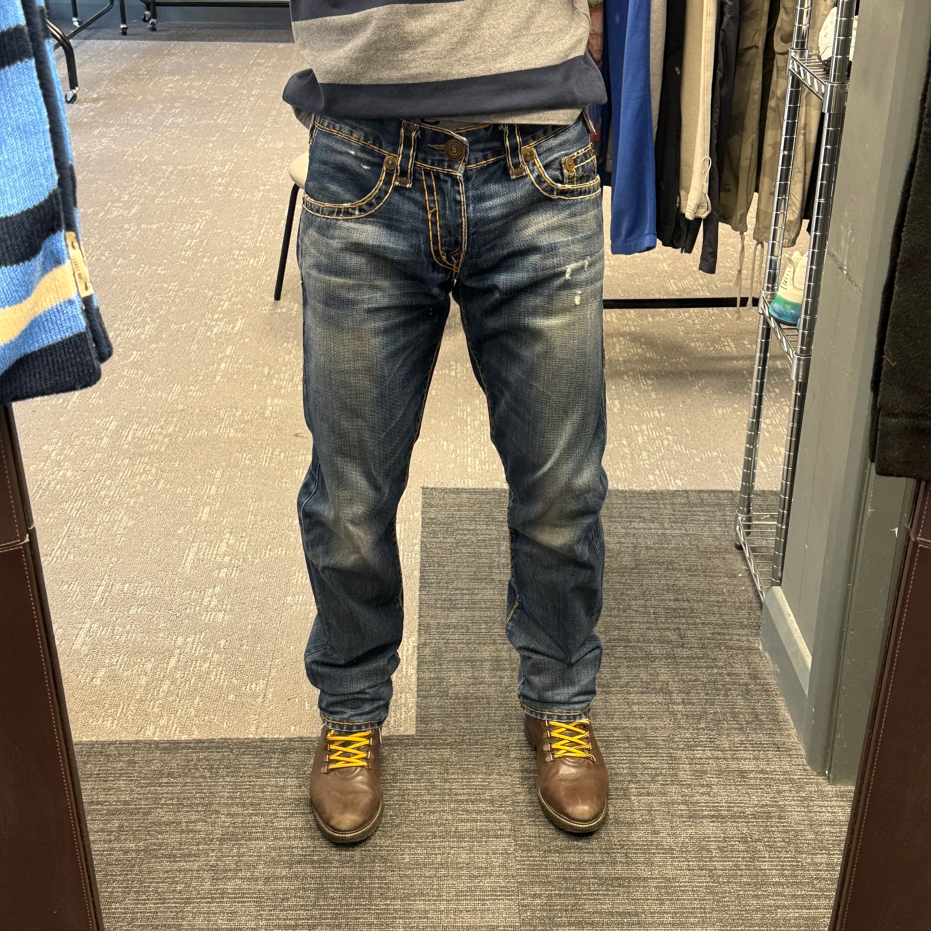 True religion 2000's geno relaxed slim contrast stitch denim jeans (S)