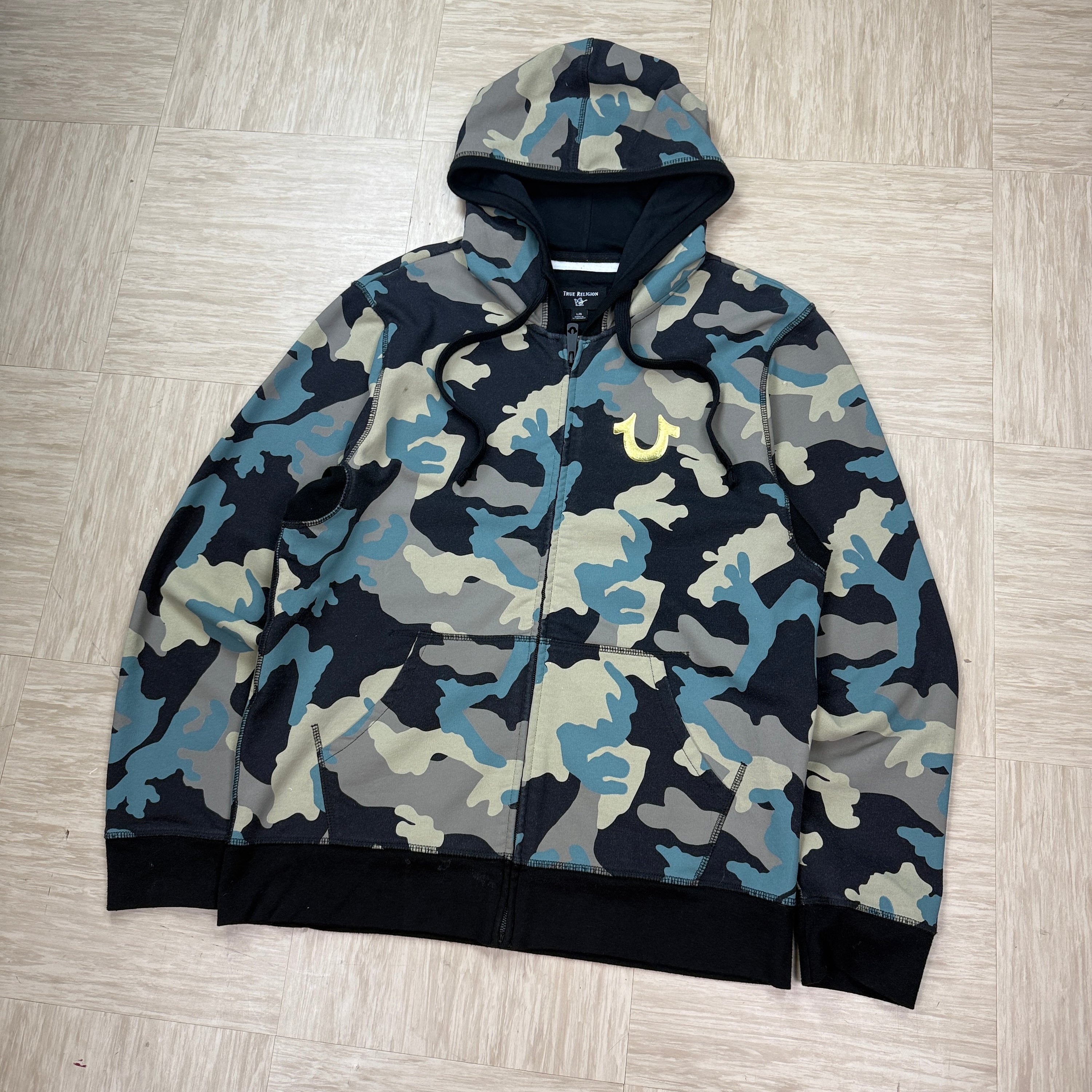 True religion 2000's zip up graphic camo print hoodie (L)