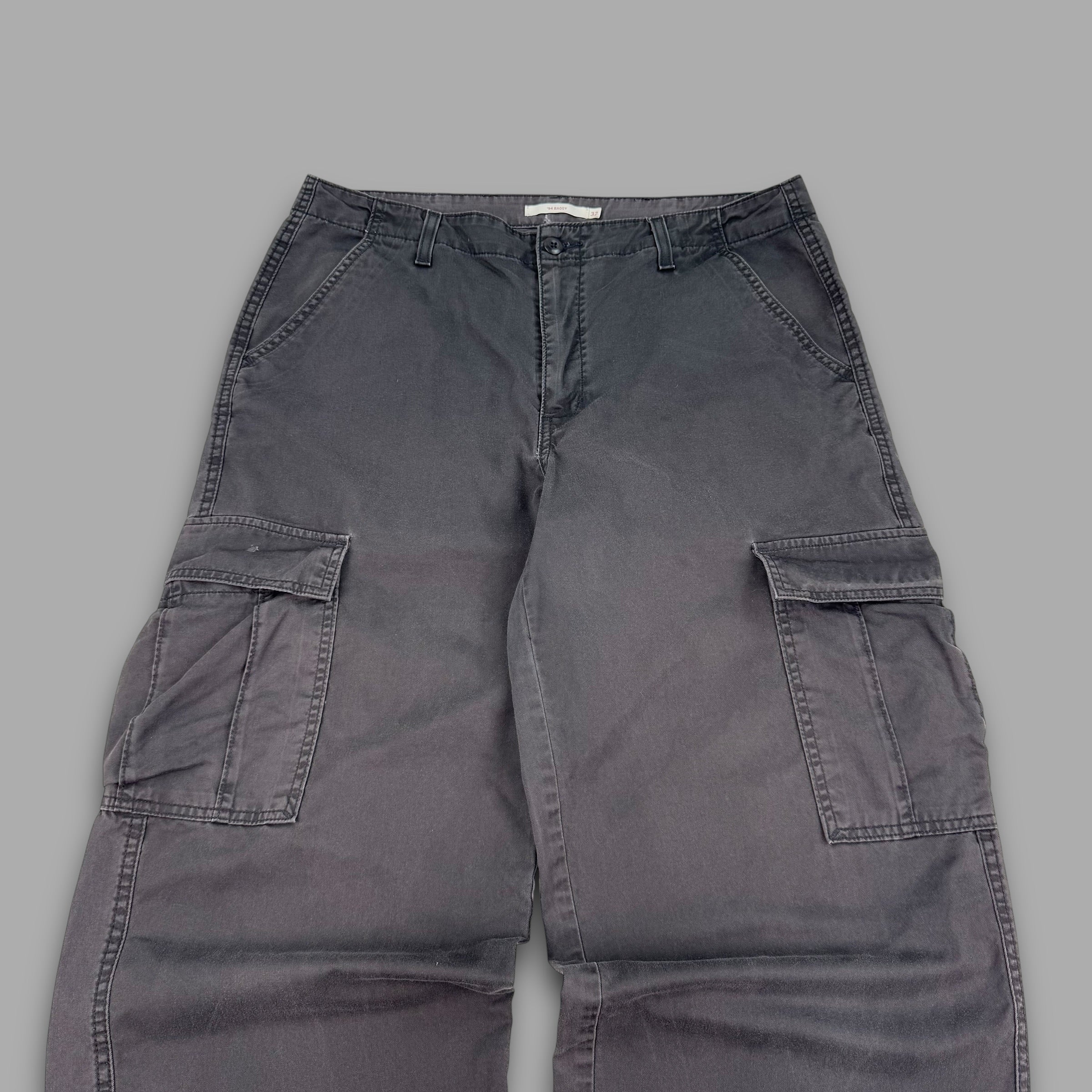 Levi's 2000's technical baggy wide leg cuffed cargo bottoms (M)