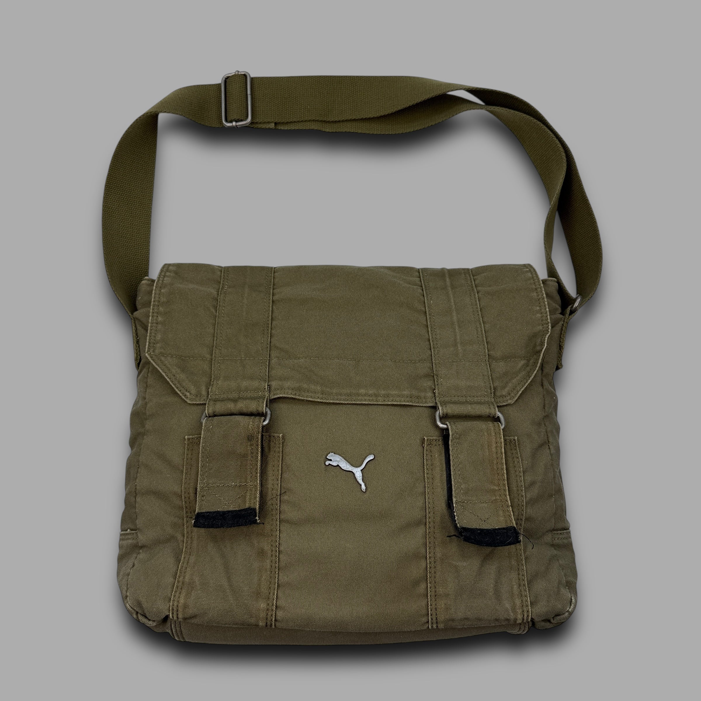 Puma 2000's technical multi-pocket satchel shoulder bag (OS)