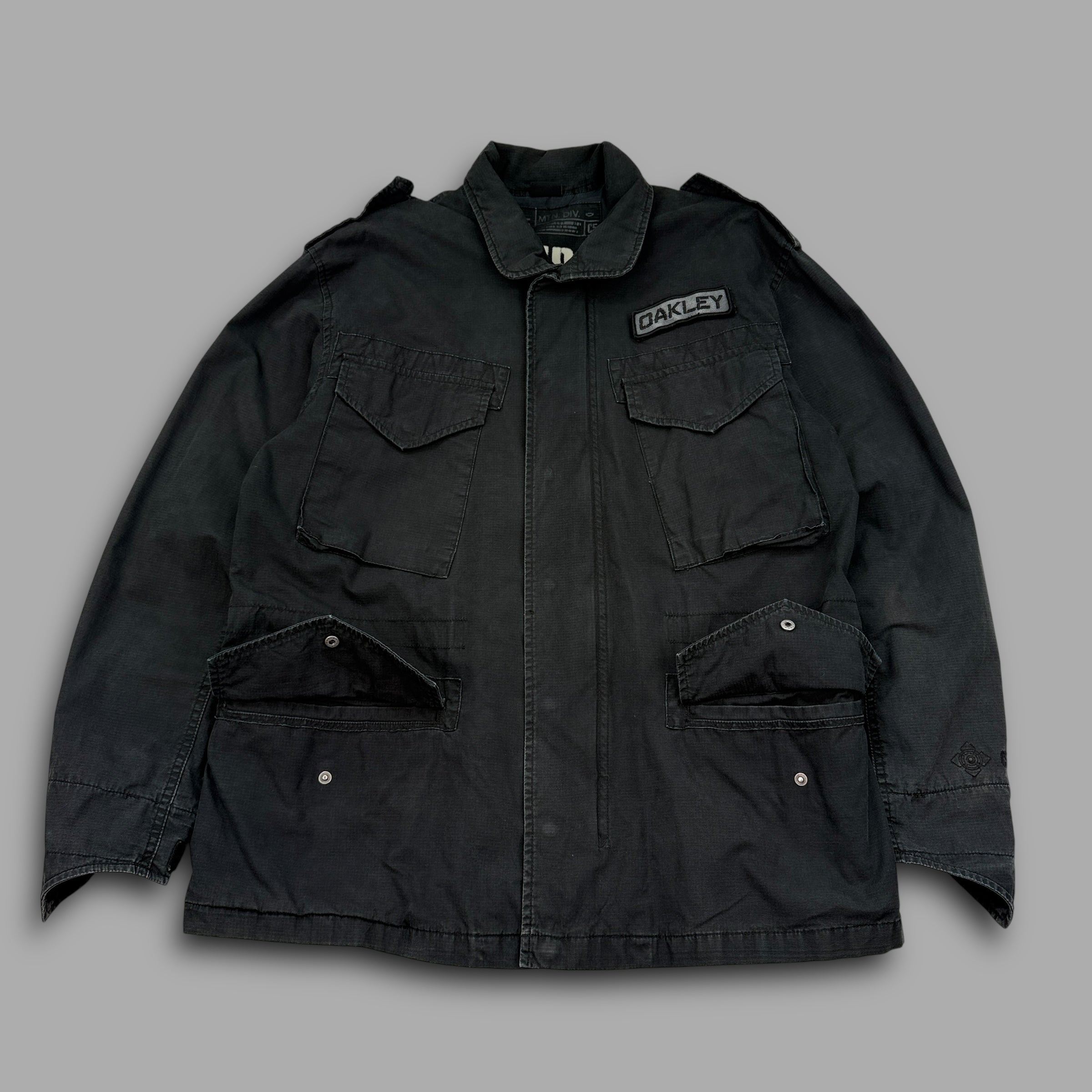 Oakley military division 2008 technical multi-pocket zip up jacket (L)