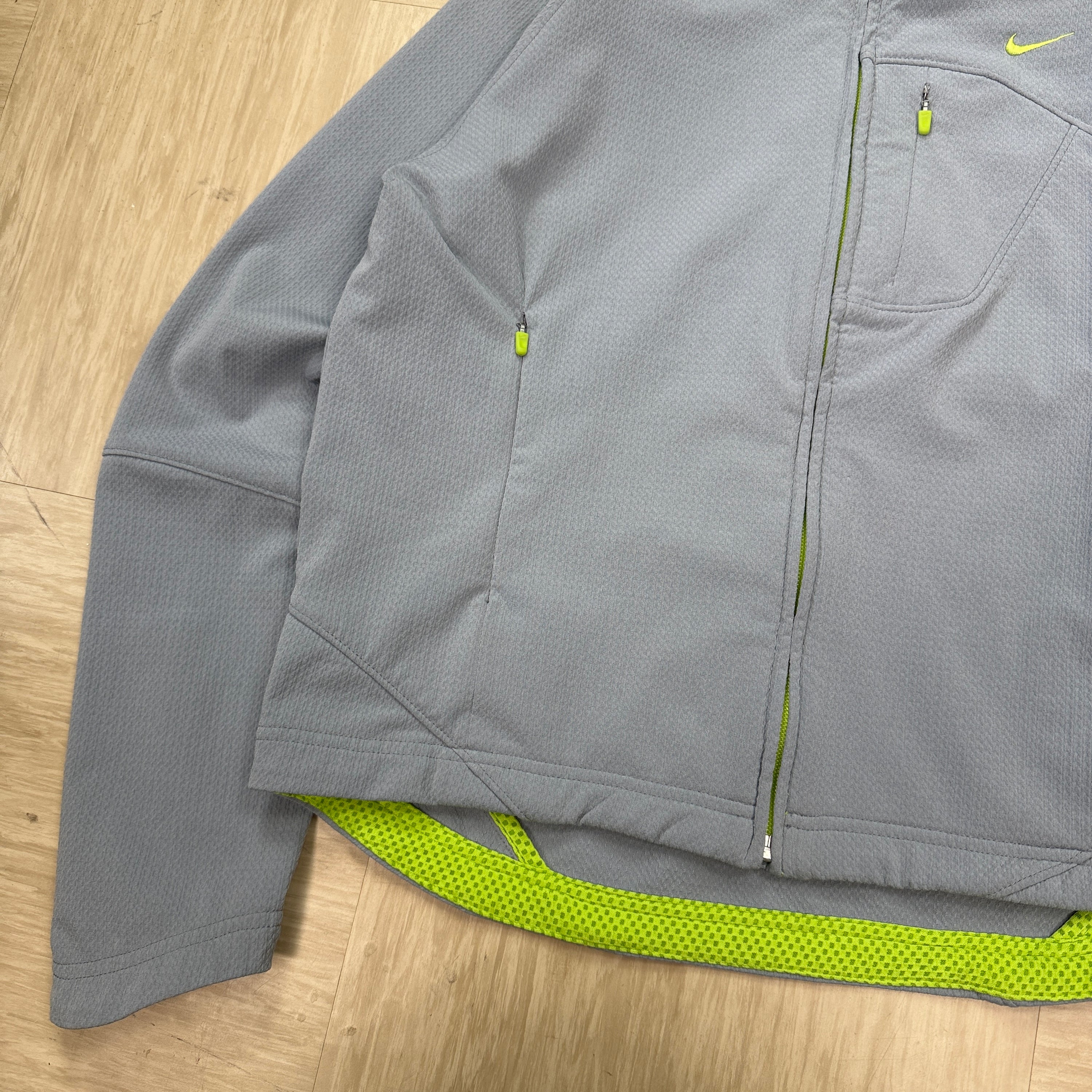 Nike sphere dry 2000's technical panelled softshell midlayer (S)
