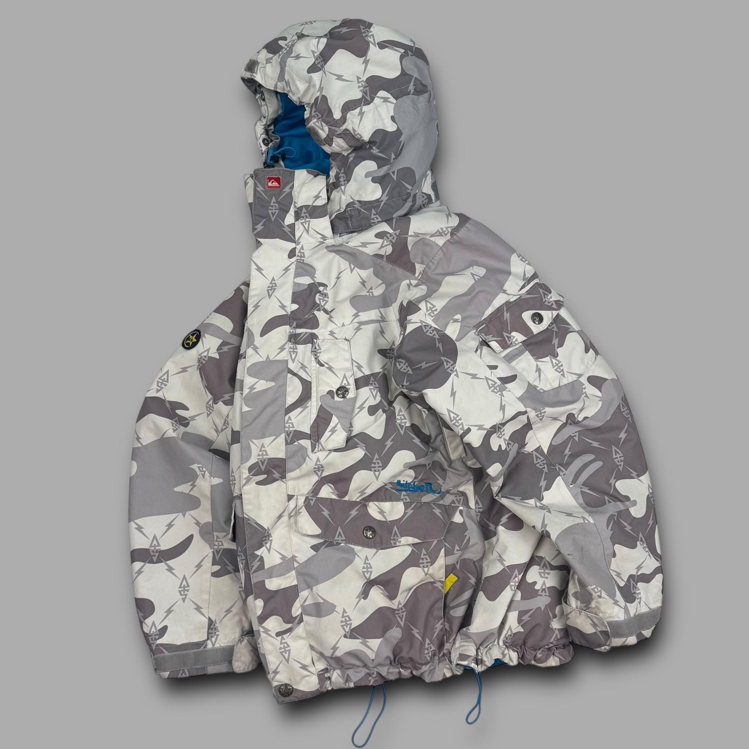 Quiksilver 2000's technical multi-pocket camo softshell ski jacket (L) wms
