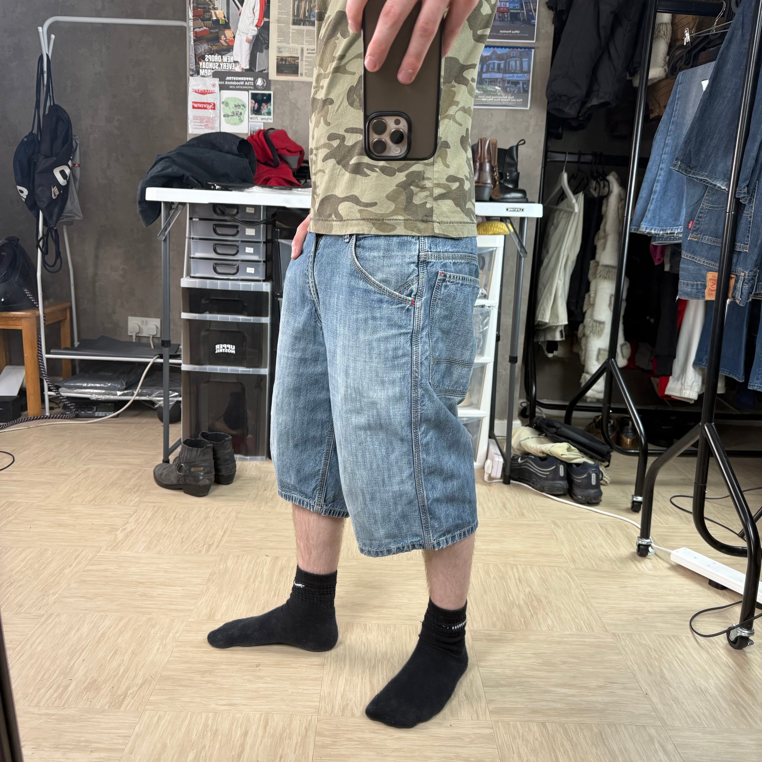 Levi's 2000's baggy faded denim contrast stitch worker shorts (S)