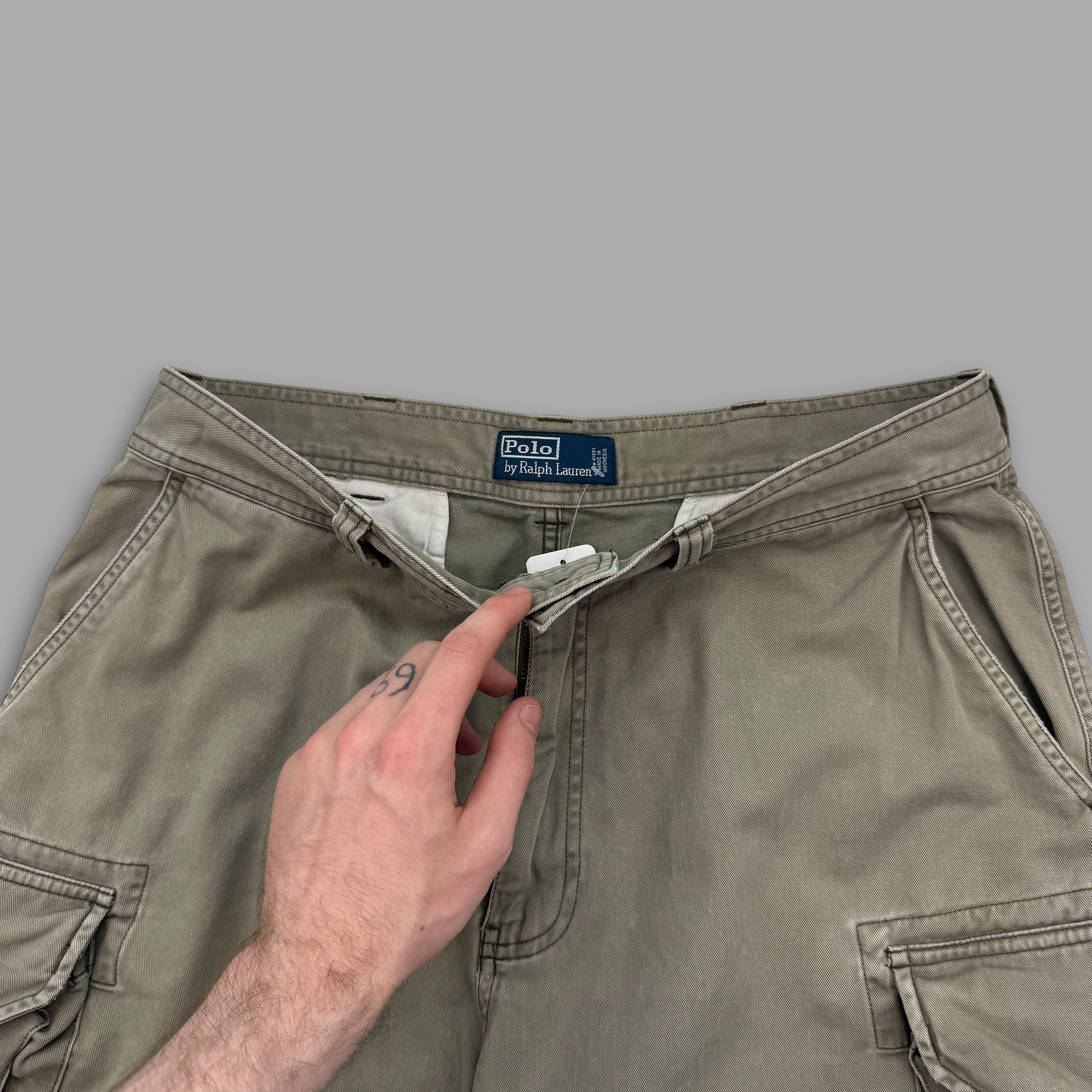 Ralph lauren 2000's baggy cargo shorts (M)