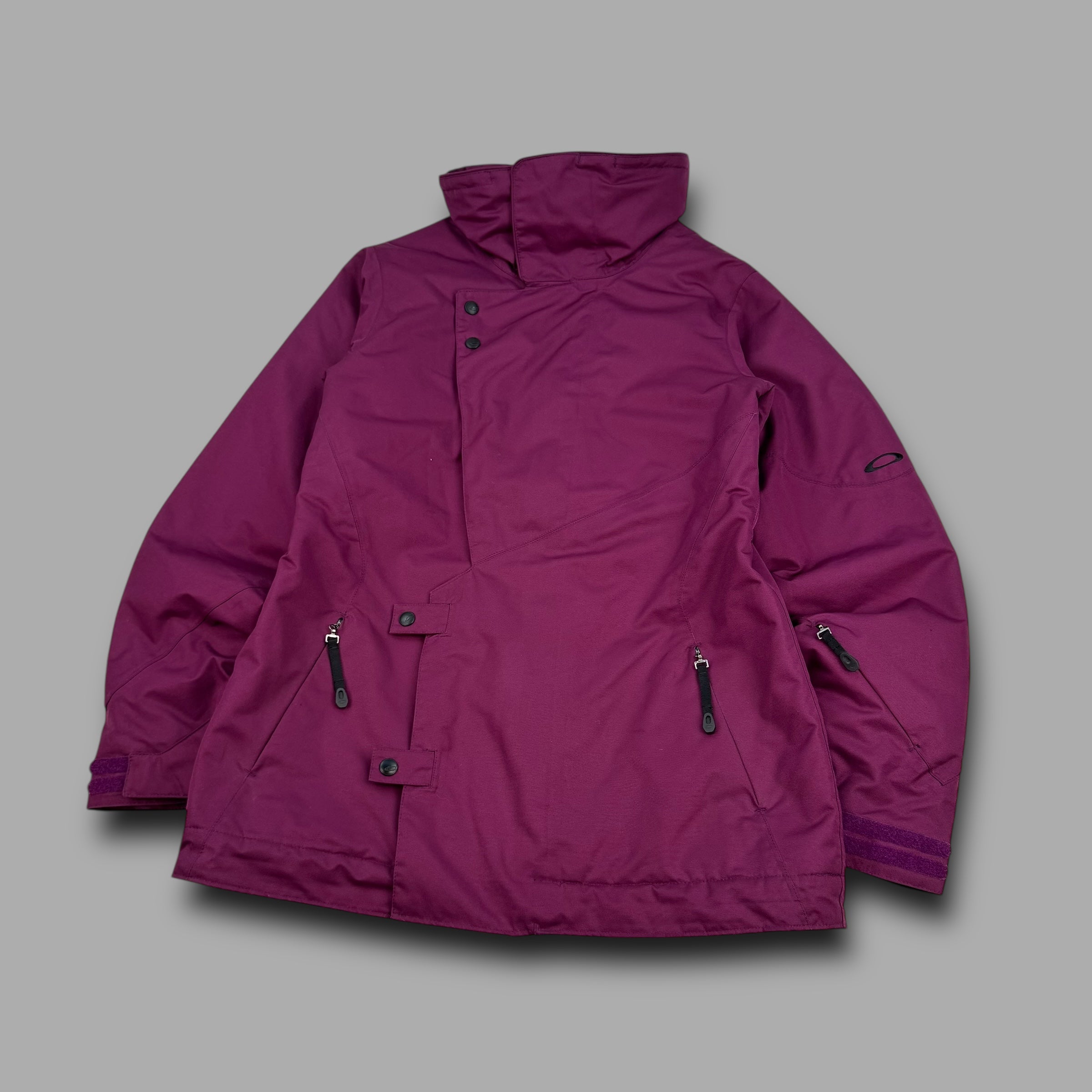 Oakley 2012 technical asymmetrical closure vented softshell ski jacket (M) wms