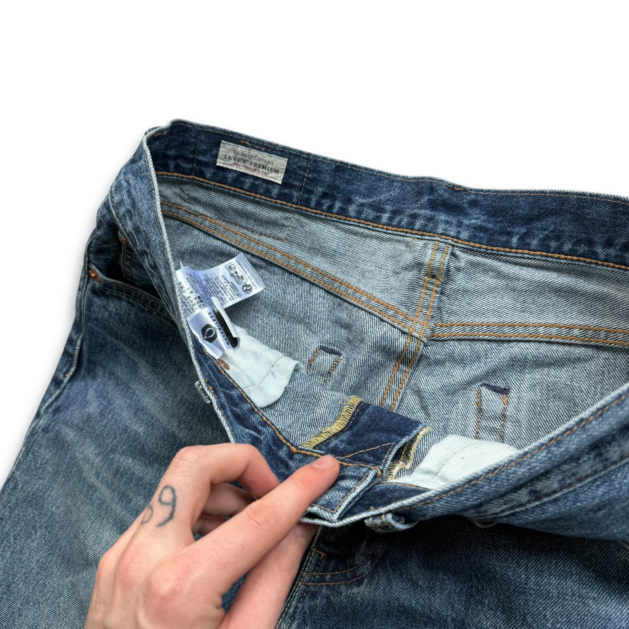 Levi's 568 2000's denim jeans (M)