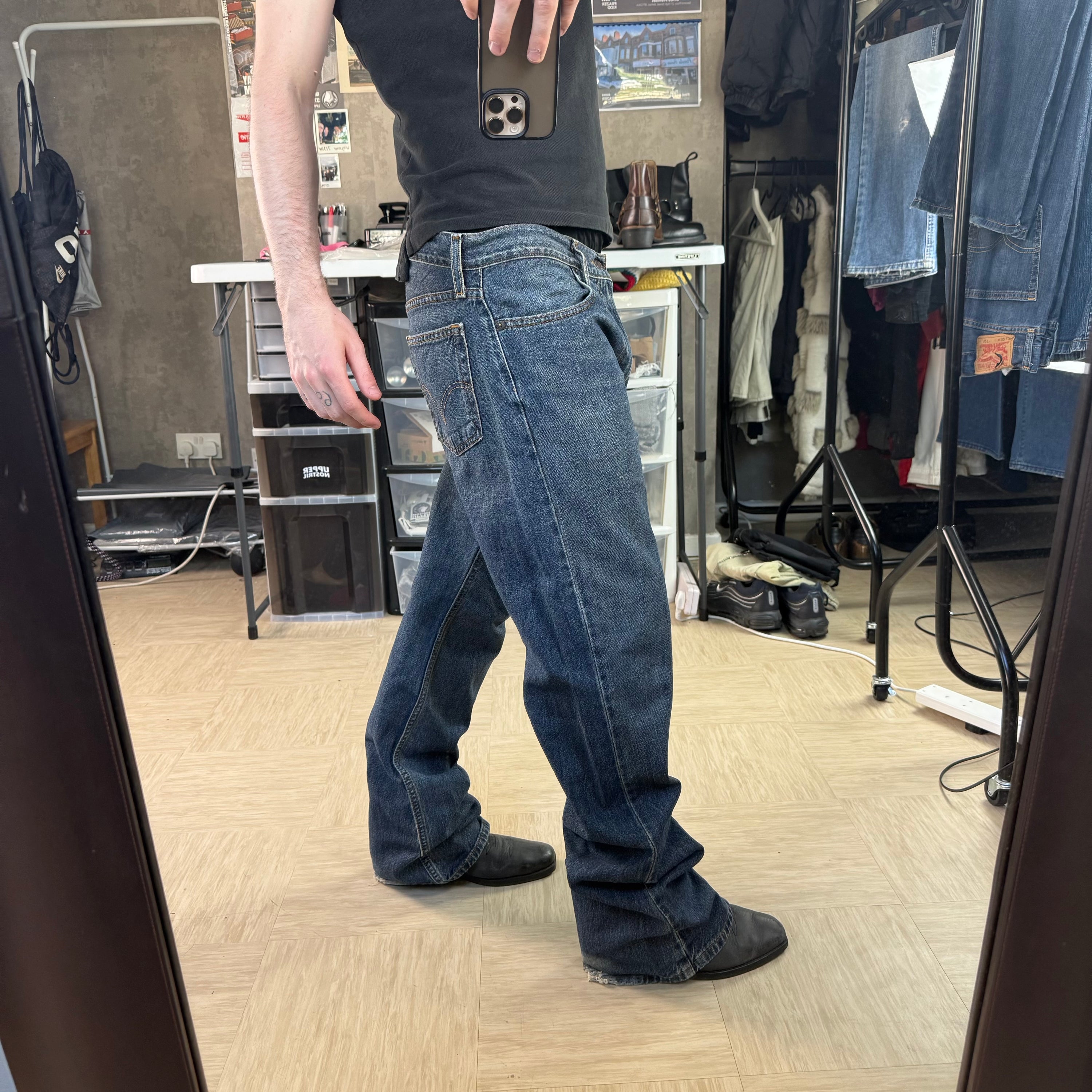 Levi's 527 2000's dark low bootcut denim jeans (M)