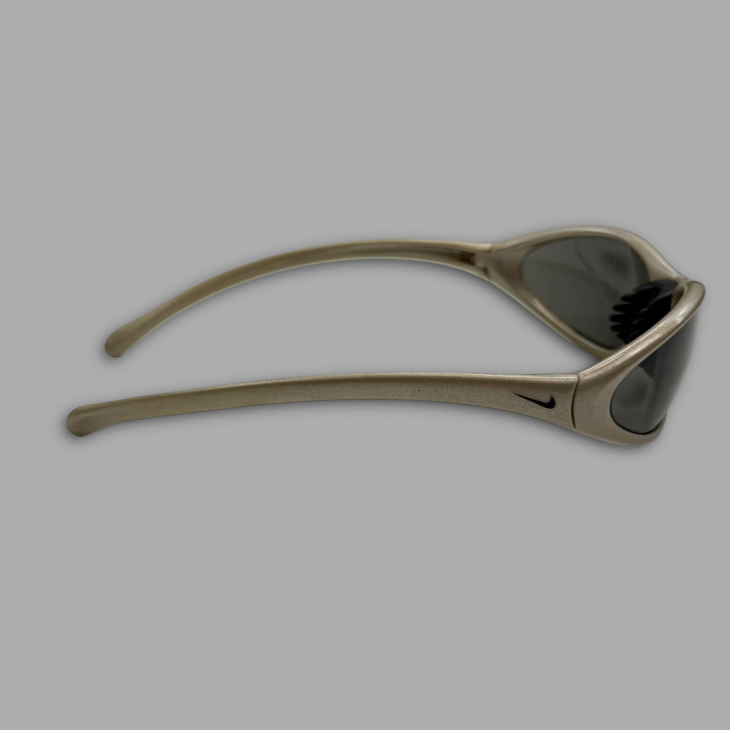 Nike 2000's tarj wrap around sunglasses (OS)